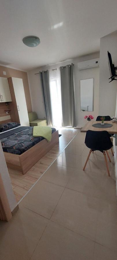 Apartments Stipe Biograd Na Moru Exterior foto